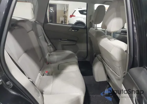 2013 Subaru Forester 2.5X Premium из США, поврежденный, VIN JF2SHADC3DH442310